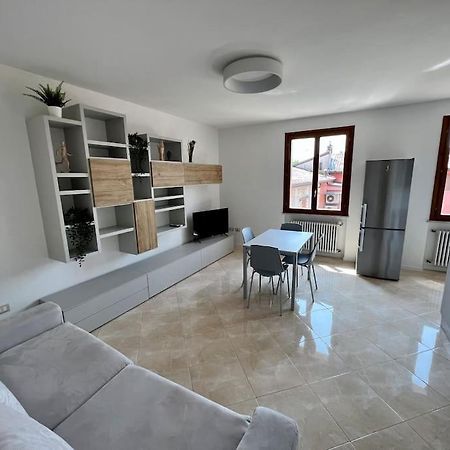 Apartmán Beija Flor-Trilocale Piazza Garibaldi N18 Desenzano del Garda Exteriér fotografie